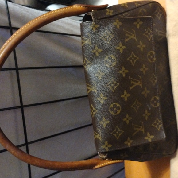 Authentic Louis Vuitton - Picture 5 of 8